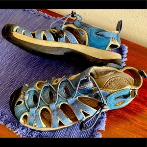 Ladies KEEN Venice waterproof sandals.  Sz 8.5
